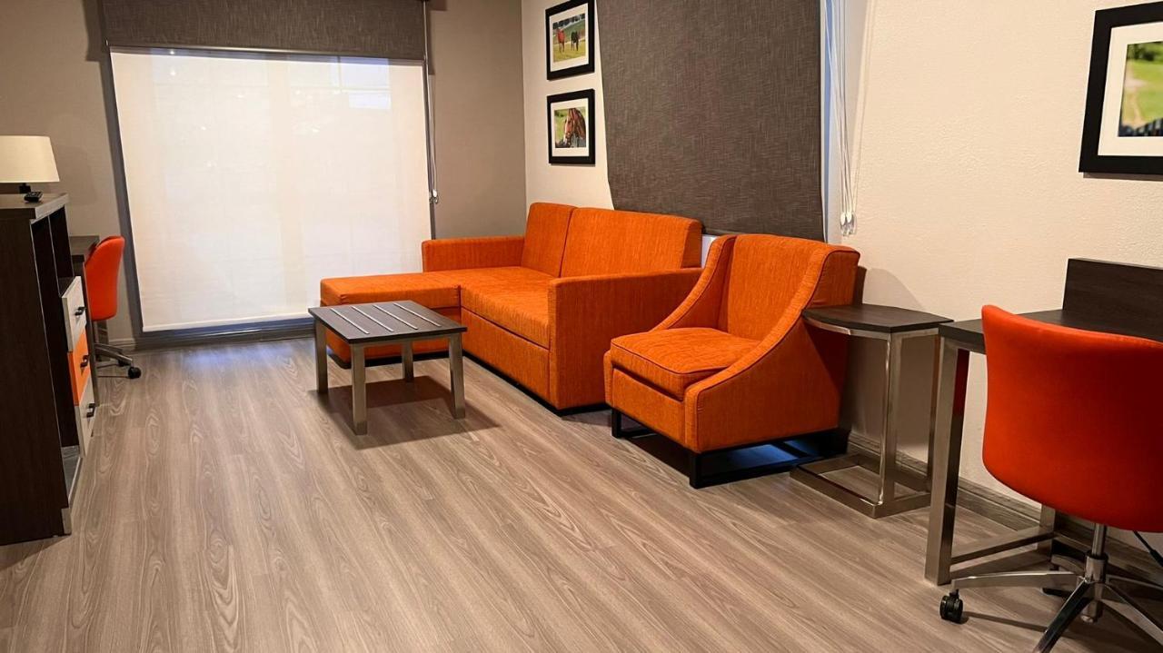 La Quinta Inn Lexington-Horse Park Εξωτερικό φωτογραφία