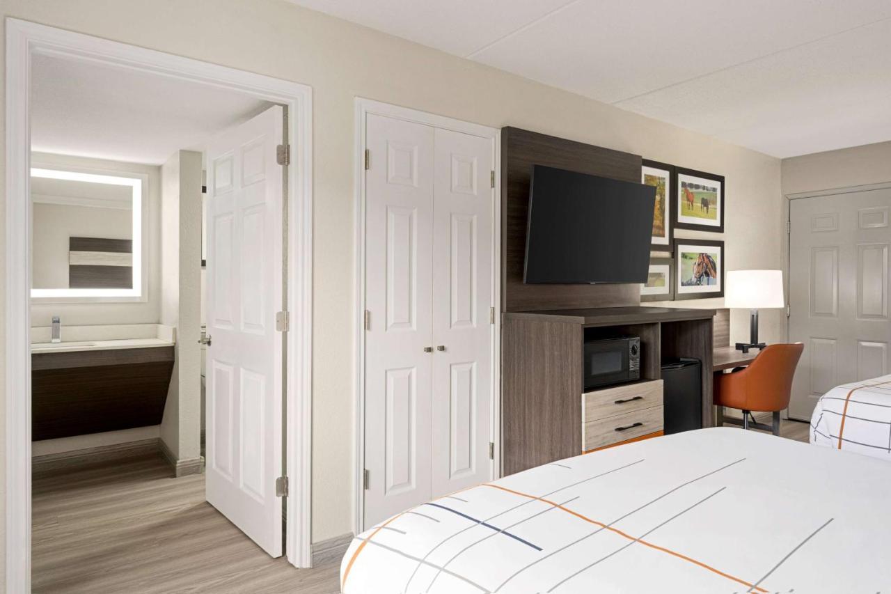 La Quinta Inn Lexington-Horse Park Εξωτερικό φωτογραφία