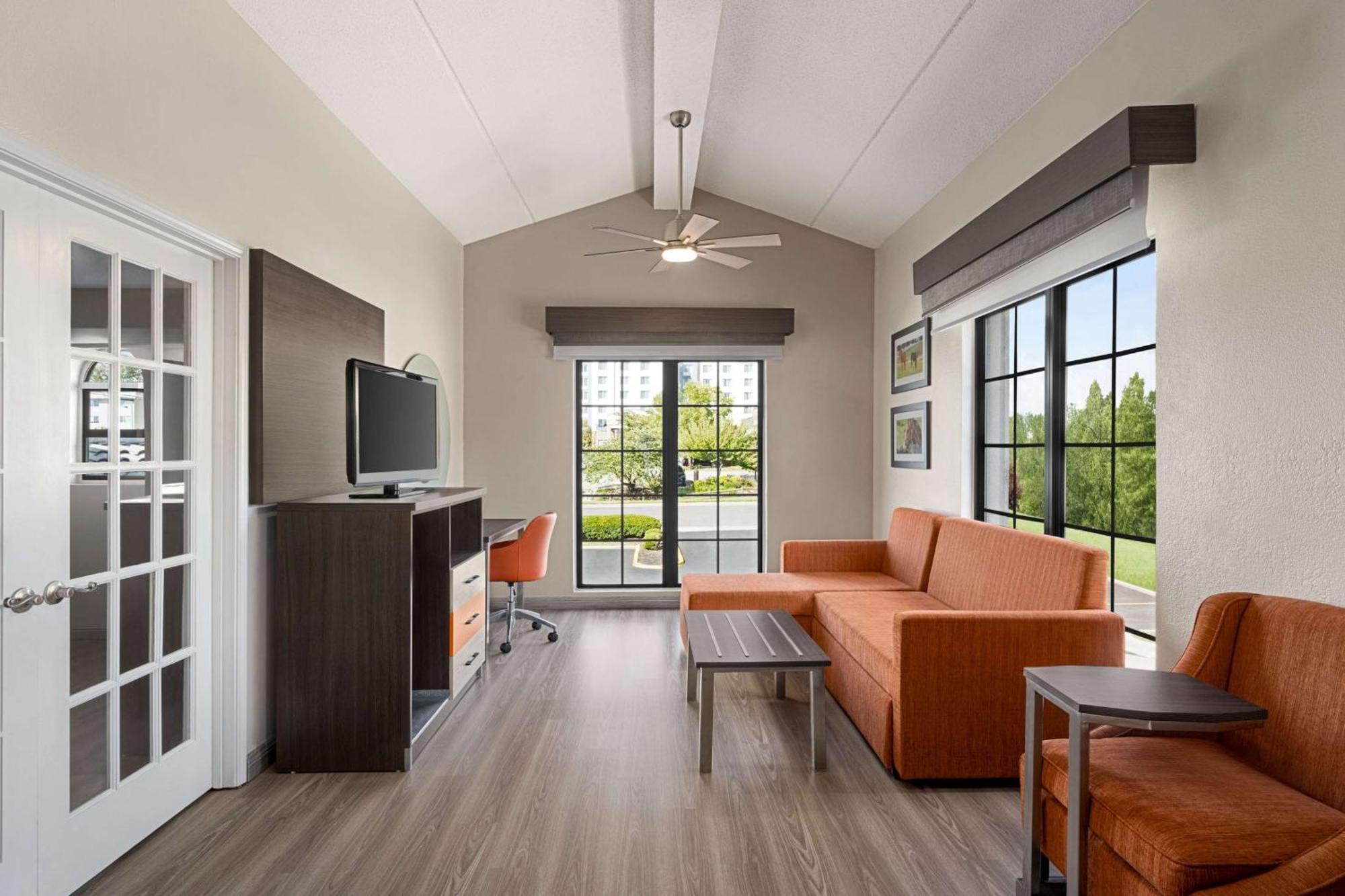 La Quinta Inn Lexington-Horse Park Εξωτερικό φωτογραφία